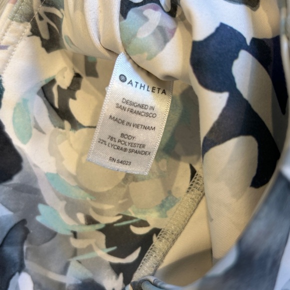 Athleta Women’s Stash Pocket Salutation Peony 7/8 Tight - Small - Picture 7 of 8